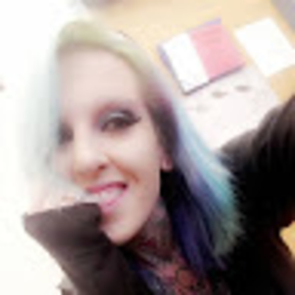 Meet your Posher, Sandra - Picture 1 of 1